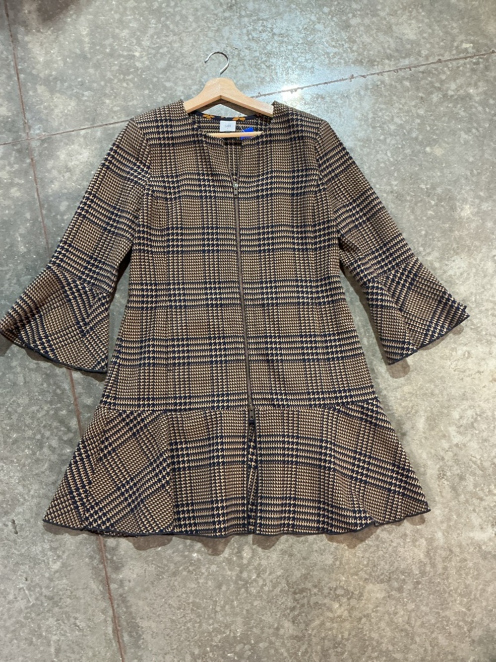 Cabi Houndstooth Plaid Zip Peplum Jacket Small Bell Sleeve
